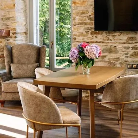 Archontiko Epirus 1 شقة Mourésion